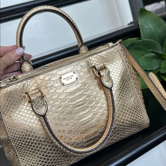 Michael kors genuine leather embossed satchel shoulder crossbody handbag purse - Picture 9 of 14